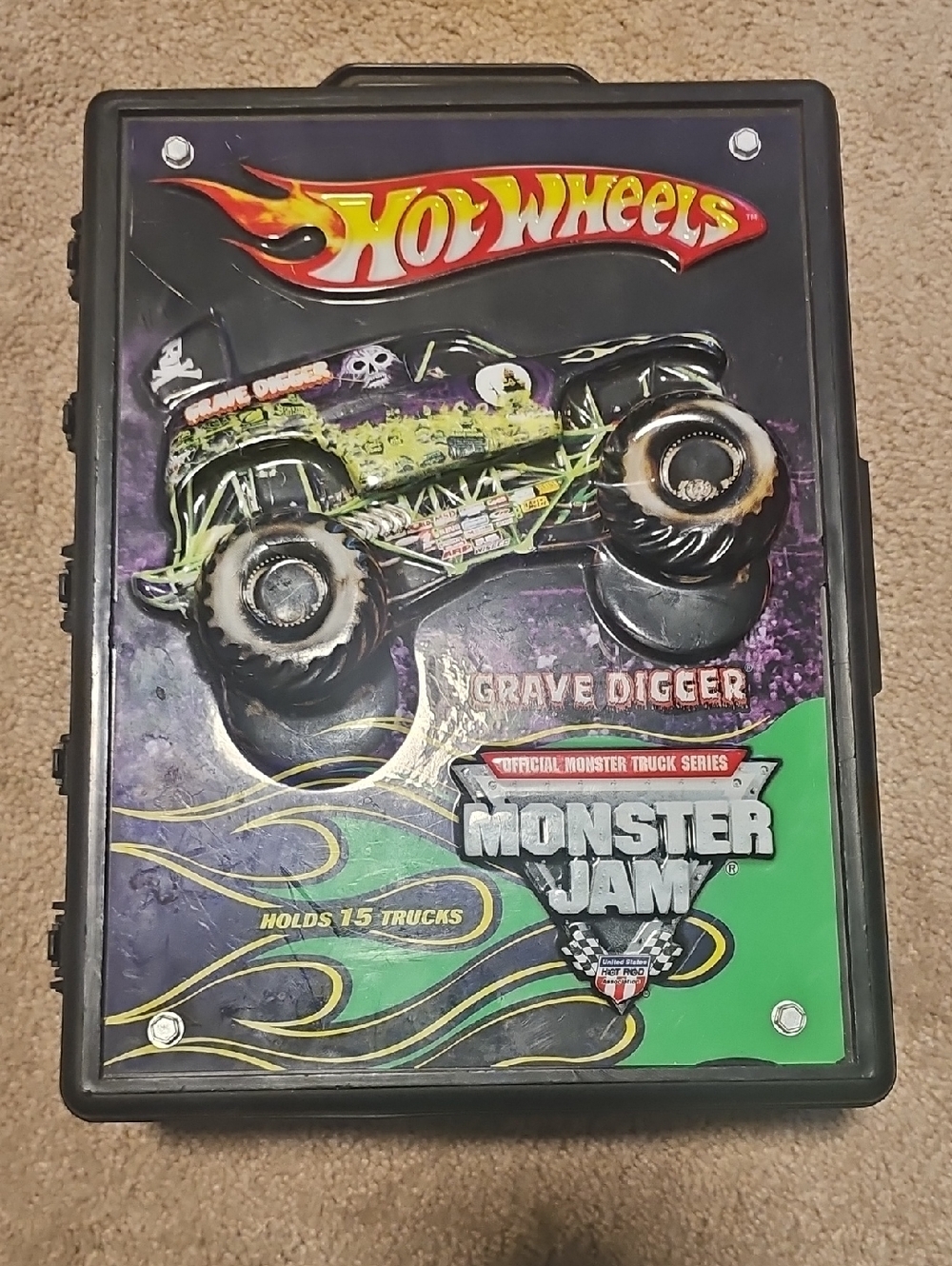 Hot Wheels Monster Jam Grave Digger Carry Case With 15 Mini Monster Trucks